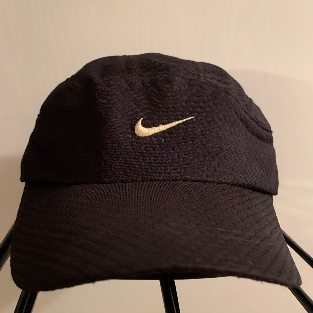 Nike Tailwind Dri Fit 90s Early 2000’s Era